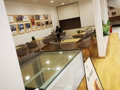 -杭州中沃沃尔沃4S店(滨江区店)