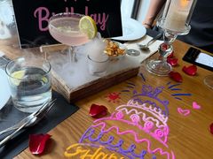 -Mark&Mars Restaurant