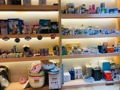 -Pets First伊珊娜洗护·精致美容·家庭式寄养(新会路店)