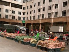 -三亚新鸿港水果一级批发市场