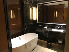 -中山利和希尔顿酒店
