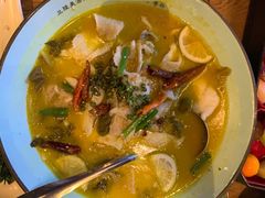 清新柠檬酸菜鱼-胡桃里音乐酒馆(四道口店)