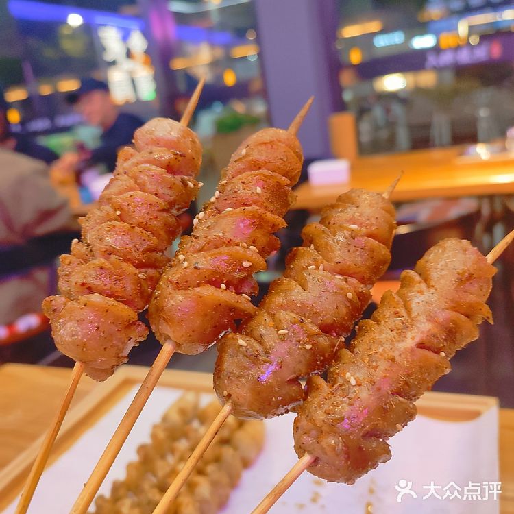 可以唱歌的东北特色杀猪菜撸串夜宵店