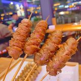 可以唱歌的东北特色杀猪菜撸串夜宵店