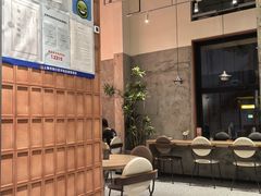 -必胜客(上海华谊新所店)