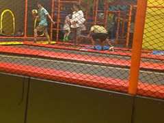 -爱蹦iBOON蹦床运动馆(江汉店)