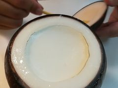 -志龙皇冠吃货椰子铺