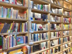 -猫的天空之城概念书店(杭州南宋御街店)