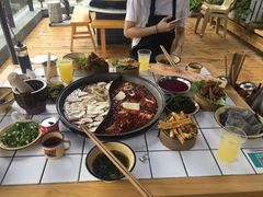 -瓜西西重庆火锅(花溪店)