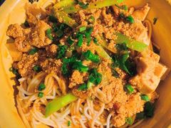 -鹤江桥·红油牛肉粉(SKP店)