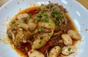 Spicy Cold-Mixed Pork Trotter with Fresh Chili