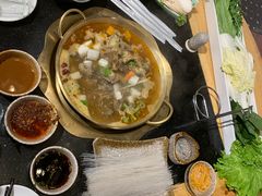 -顶顶汤火牛排火锅·经典铜锅涮肉