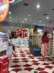 -Qmiss家庭娱乐中心(恒隆广场店)