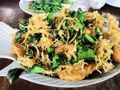 -Chom Cafe and Restaurant