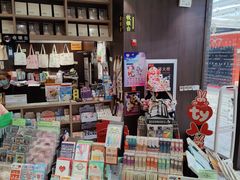 -钟书阁(群光广场店)