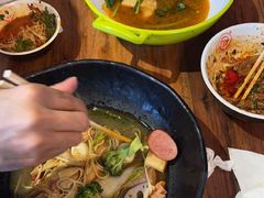 -万记麻辣烫国展总店