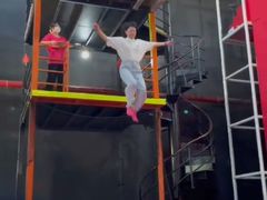 -嘿哟动霸CHUA·新潮玩运动娱乐中心·蹦床滑冰团建乐园