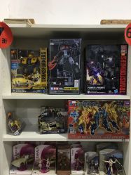 -逝水玩具折扣店