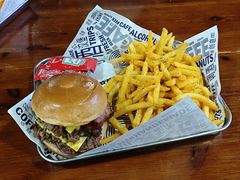 -TRIPS BURGER(大钟寺店)