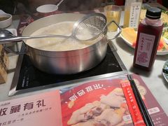 -尚尚仙·酸汤猪手·猪肚鸡火锅(华联万柳购物中心店)