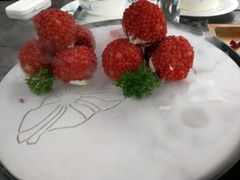 杨梅鳕鱼球-柳莺湖上·湖景餐厅·江南菜(西湖店)