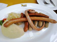 什锦香肠盘配德式酸菜、土豆泥-巴伐利亚啤酒坊(意式风情街店)