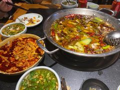 -小饕荟雅安贡椒鱼鲜馆(广福桥店)