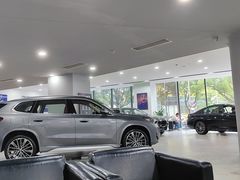 -上海宝信宝马4S店