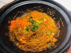 -阿瓦山寨·湘菜现炒·剁椒鱼头王(咸阳总店)