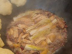 -哈尔滨烧烤·山河村铁锅炖(交大店)
