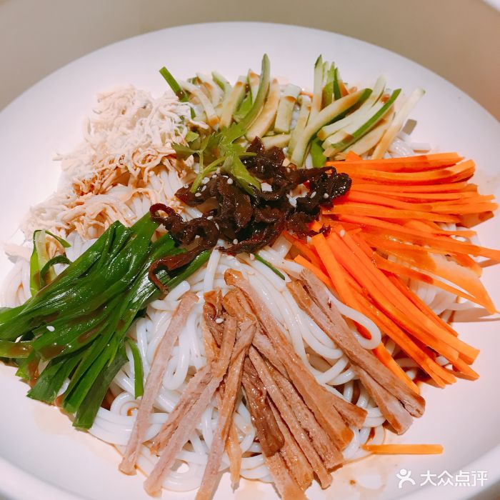 云海肴云南菜(长泰广场店)-鸡丝凉米线图片-上海美食-大众点评网