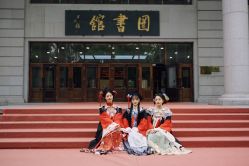 -红馆妆造(中央大街店)