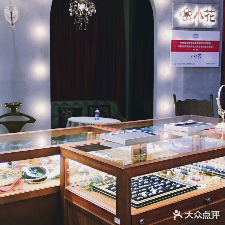 上万只包包！从没见过这么大的奢侈品仓库