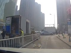 -爱琴海购物公园-地下停车场