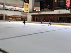 -冰纷万象滑冰场(深圳万象城店)