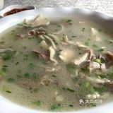 因为朋友在自贡上班，我和闺蜜开上车车说去就去了
