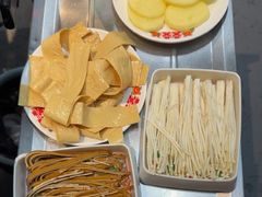 -肖婷姐大铁锅重庆火锅(南湖店)