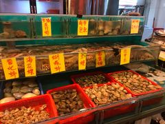水产区-鲜入围煮花胶鸡海鲜火锅
