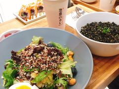 坚果沙拉配日式海苔饭-池奈·咖喱蛋包饭(熙地港店)