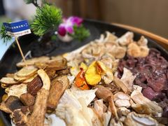 -一朵菌·野生菌探索家火锅(南亚店)