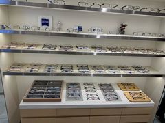 -视野联行眼镜·蔡司·尼康·豪雅·依视路(青浦宝龙店)