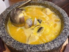 手工海鲜豆腐煲-维园悦谱·海派家常菜(乌鲁木齐南路店)