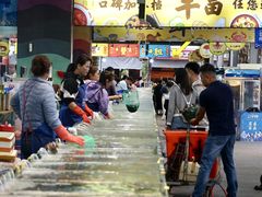 -三亚火车头万人海鲜广场