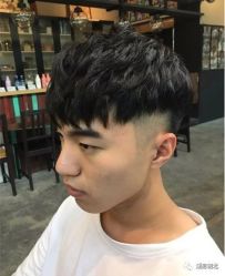 -侨治发型