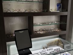 -视野联行眼镜蔡司·依视路官方授权店(顺城店)