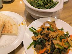 -严记小天府酸菜鱼(西四路店)