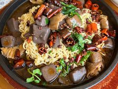 -包整·丝娃娃(一览甲秀楼风景店)