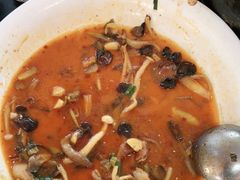 -南渝食府.墨脱石锅松茸鸡