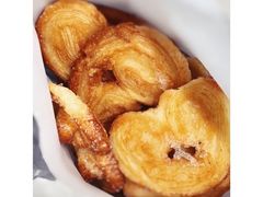 小蝴蝶酥-上海哈尔滨食品厂(淮海中路店)