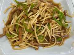 茭白炒肉丝-老黄鱼馆
